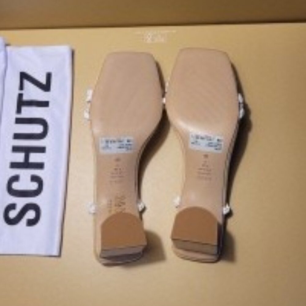 $89 NWT SCHUTZ White Daisy Leather Sandal - Picture 8 of 12